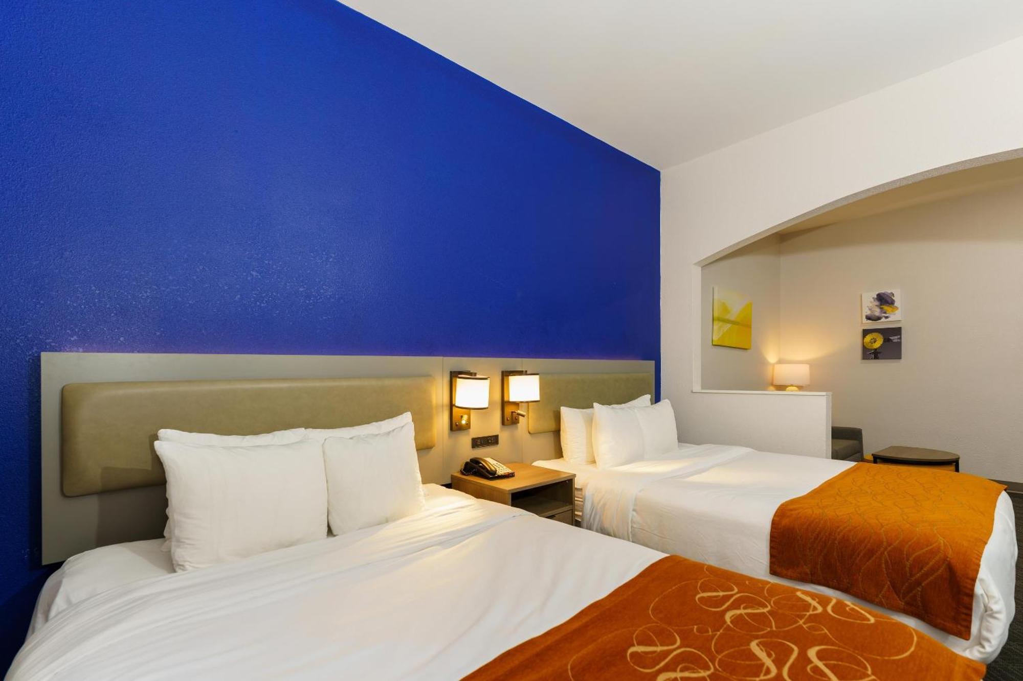 Comfort Suites University Drive Колледж-Стейшен Екстер'єр фото