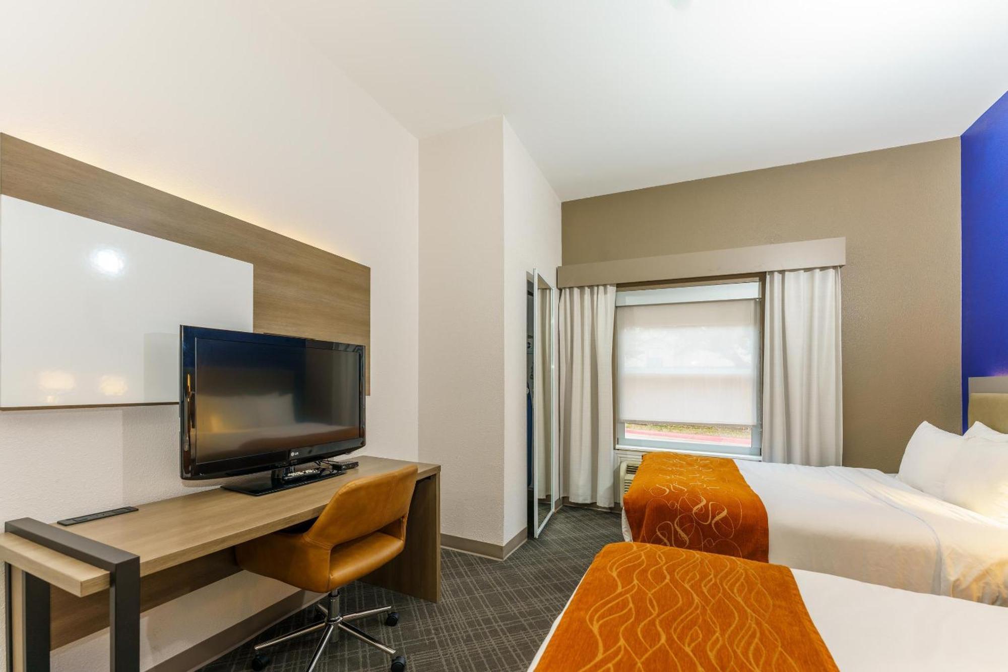 Comfort Suites University Drive Колледж-Стейшен Екстер'єр фото