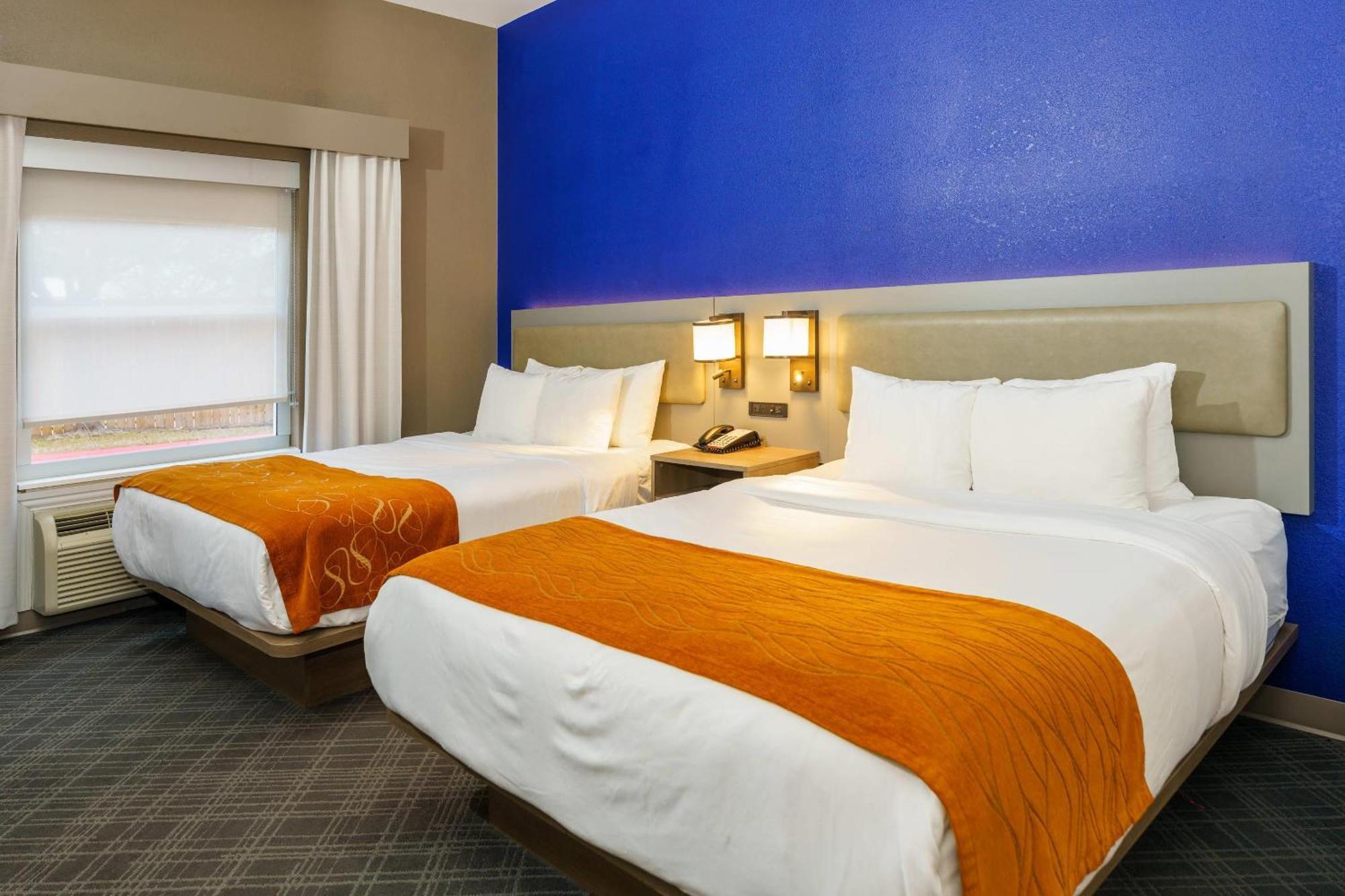 Comfort Suites University Drive Колледж-Стейшен Екстер'єр фото