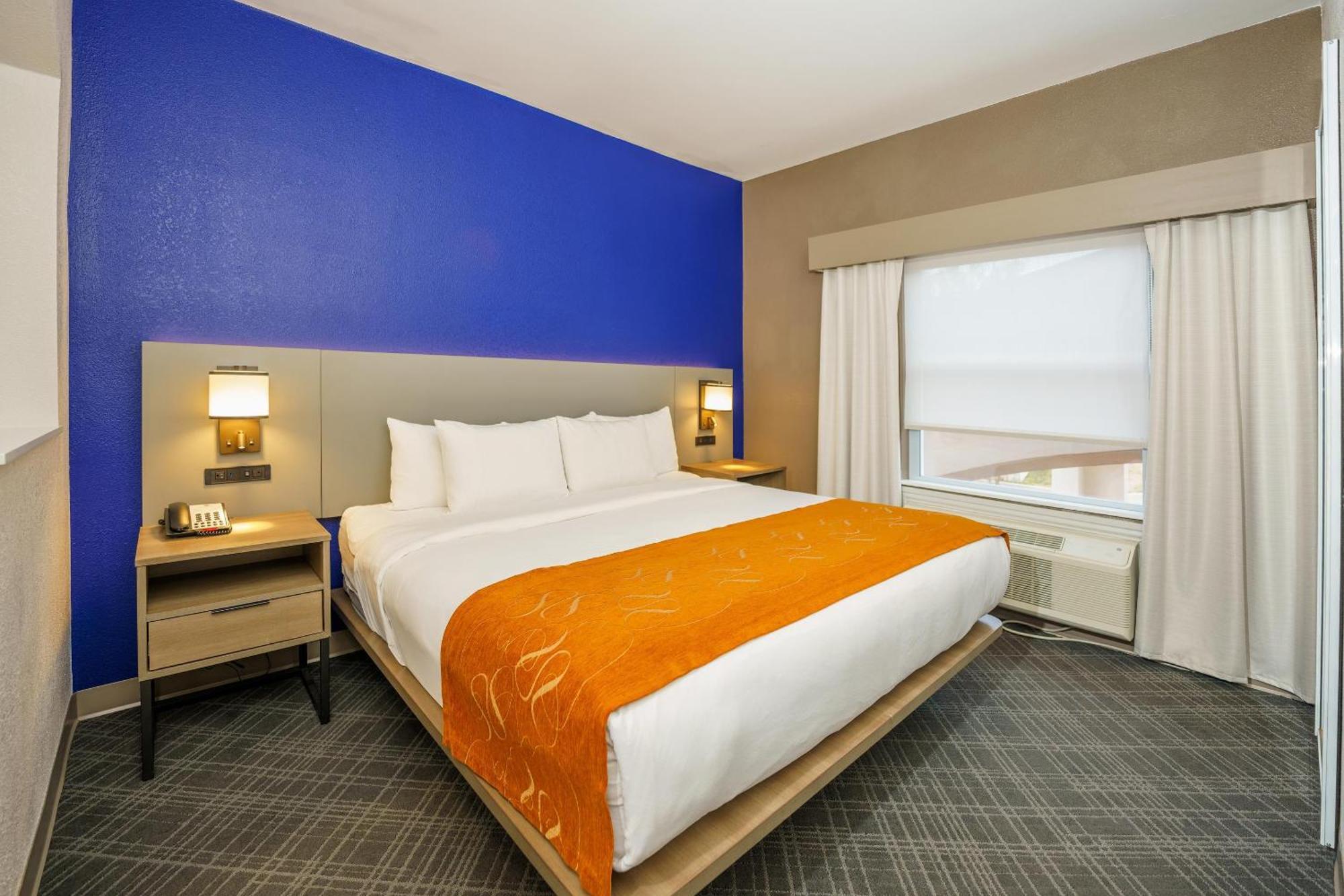 Comfort Suites University Drive Колледж-Стейшен Екстер'єр фото