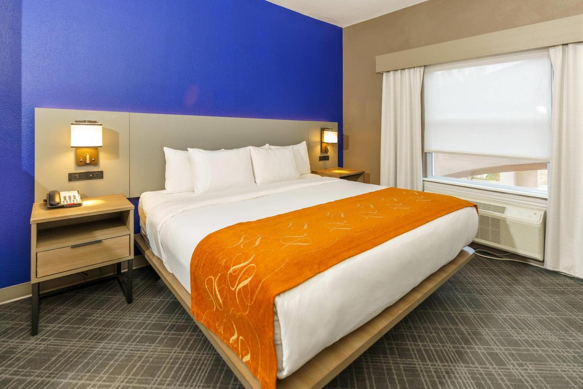 Comfort Suites University Drive Колледж-Стейшен Екстер'єр фото