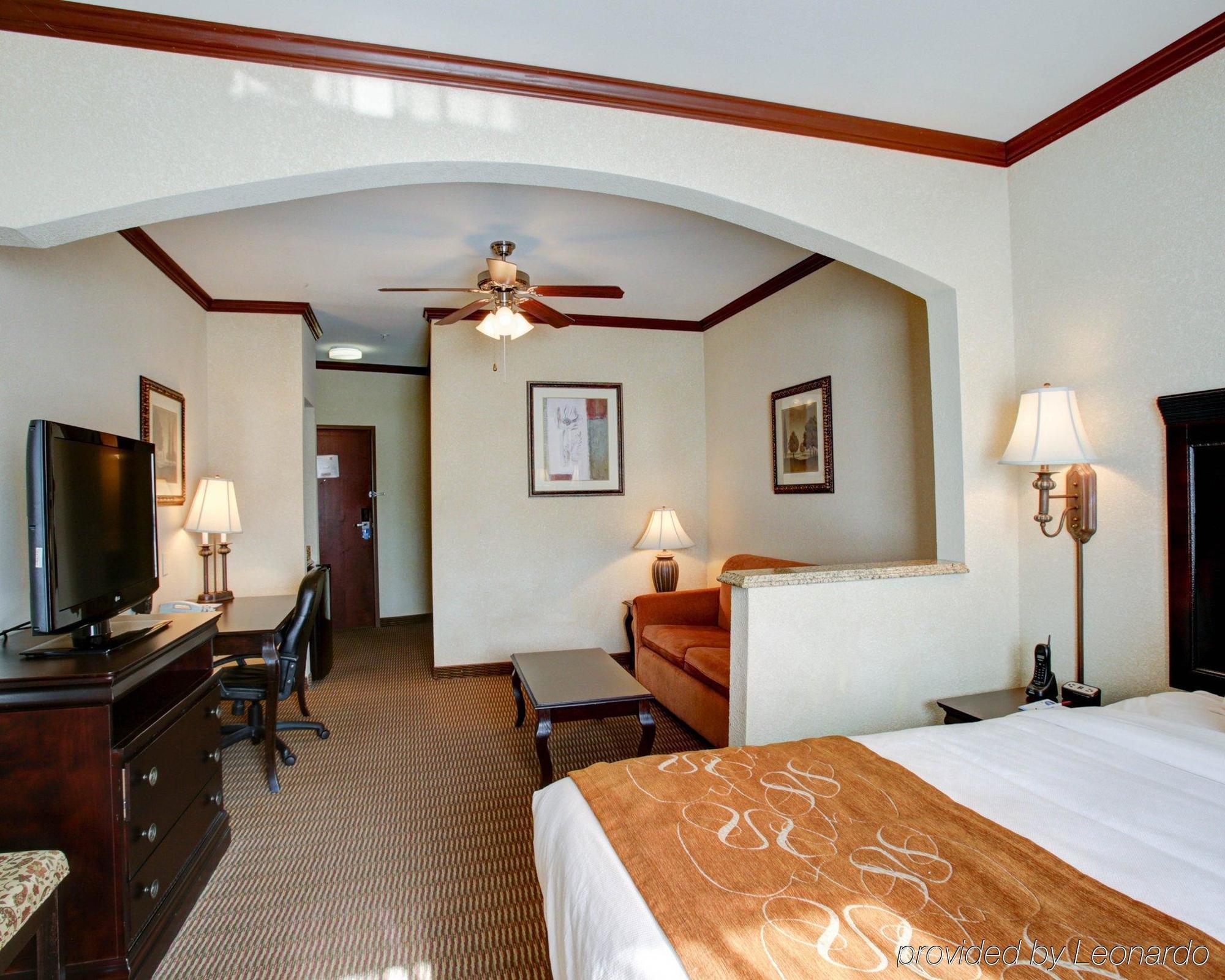 Comfort Suites University Drive Колледж-Стейшен Екстер'єр фото
